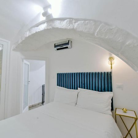 Grotta Antigone - 3Min Dal Centro Storico Apartment Ostuni Bagian luar foto
