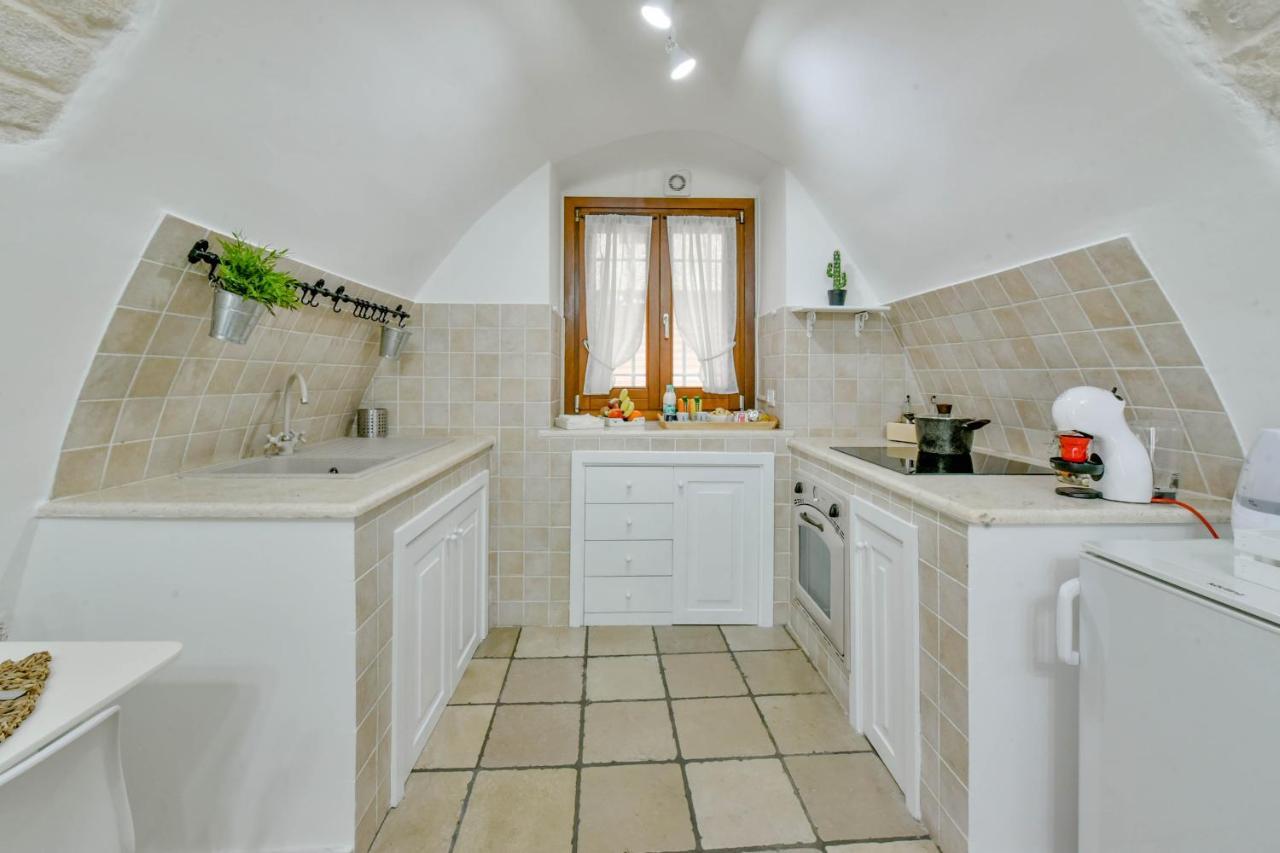 Grotta Antigone - 3Min Dal Centro Storico Apartment Ostuni Bagian luar foto