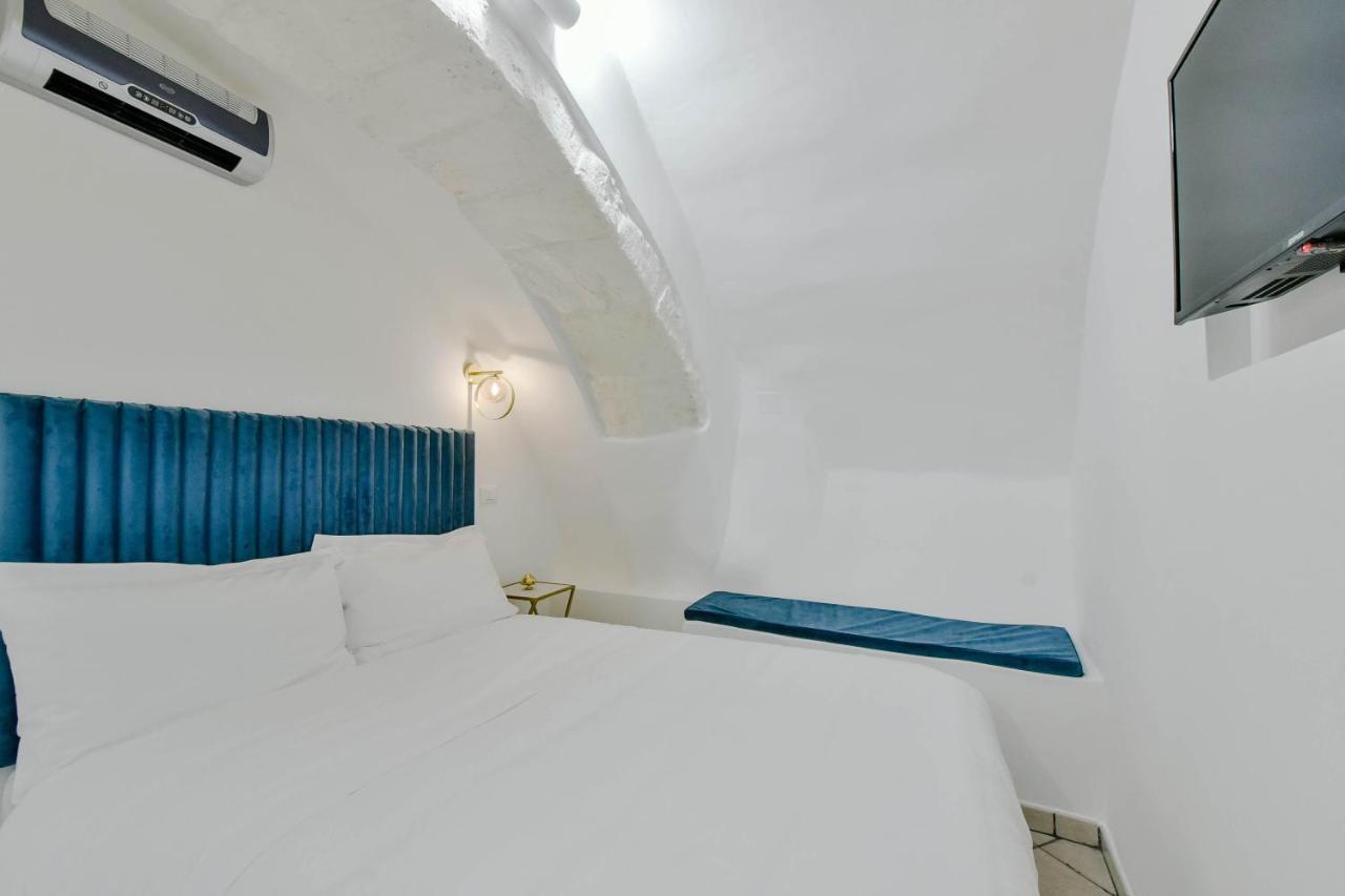 Grotta Antigone - 3Min Dal Centro Storico Apartment Ostuni Bagian luar foto