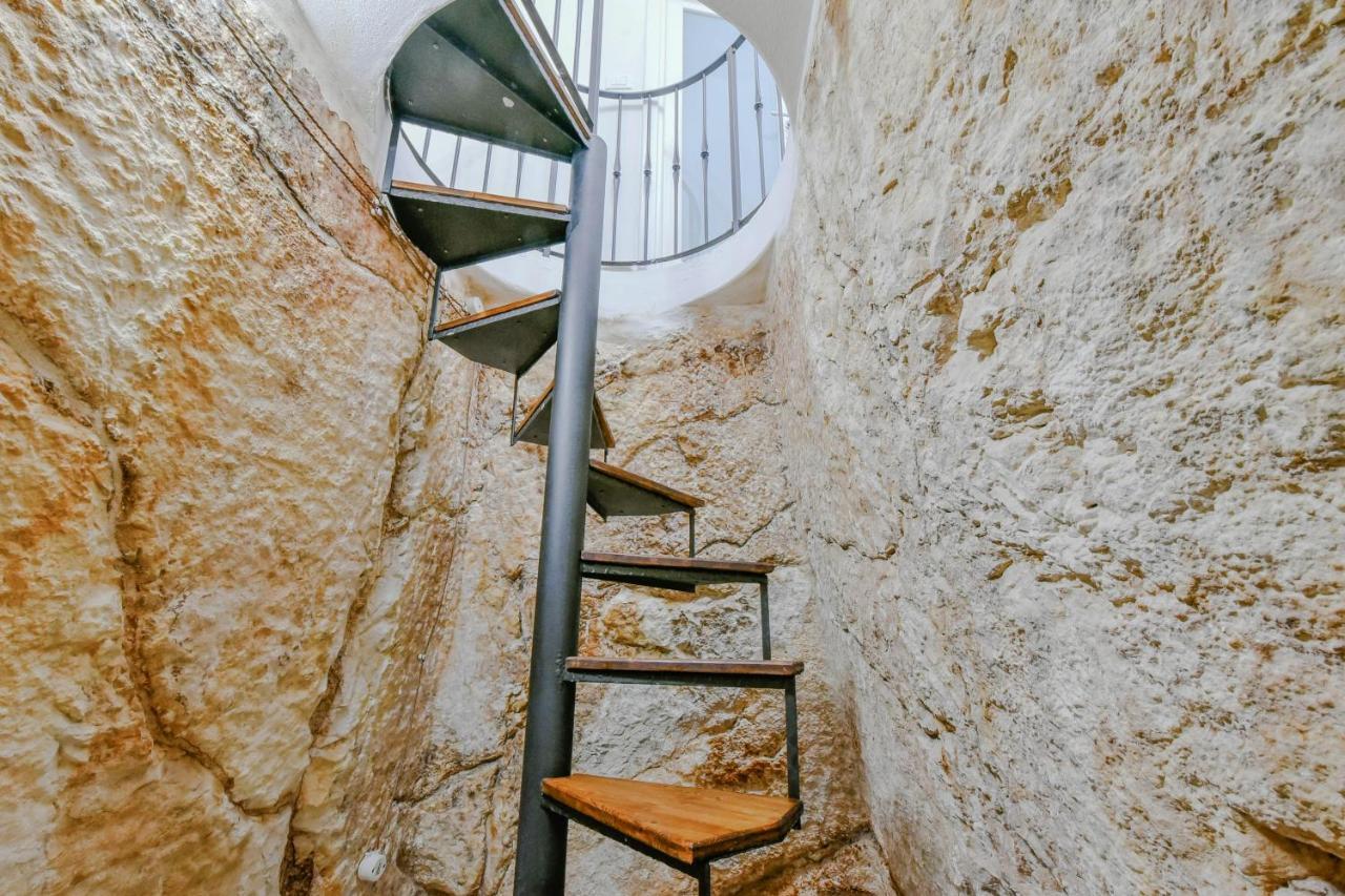 Grotta Antigone - 3Min Dal Centro Storico Apartment Ostuni Bagian luar foto