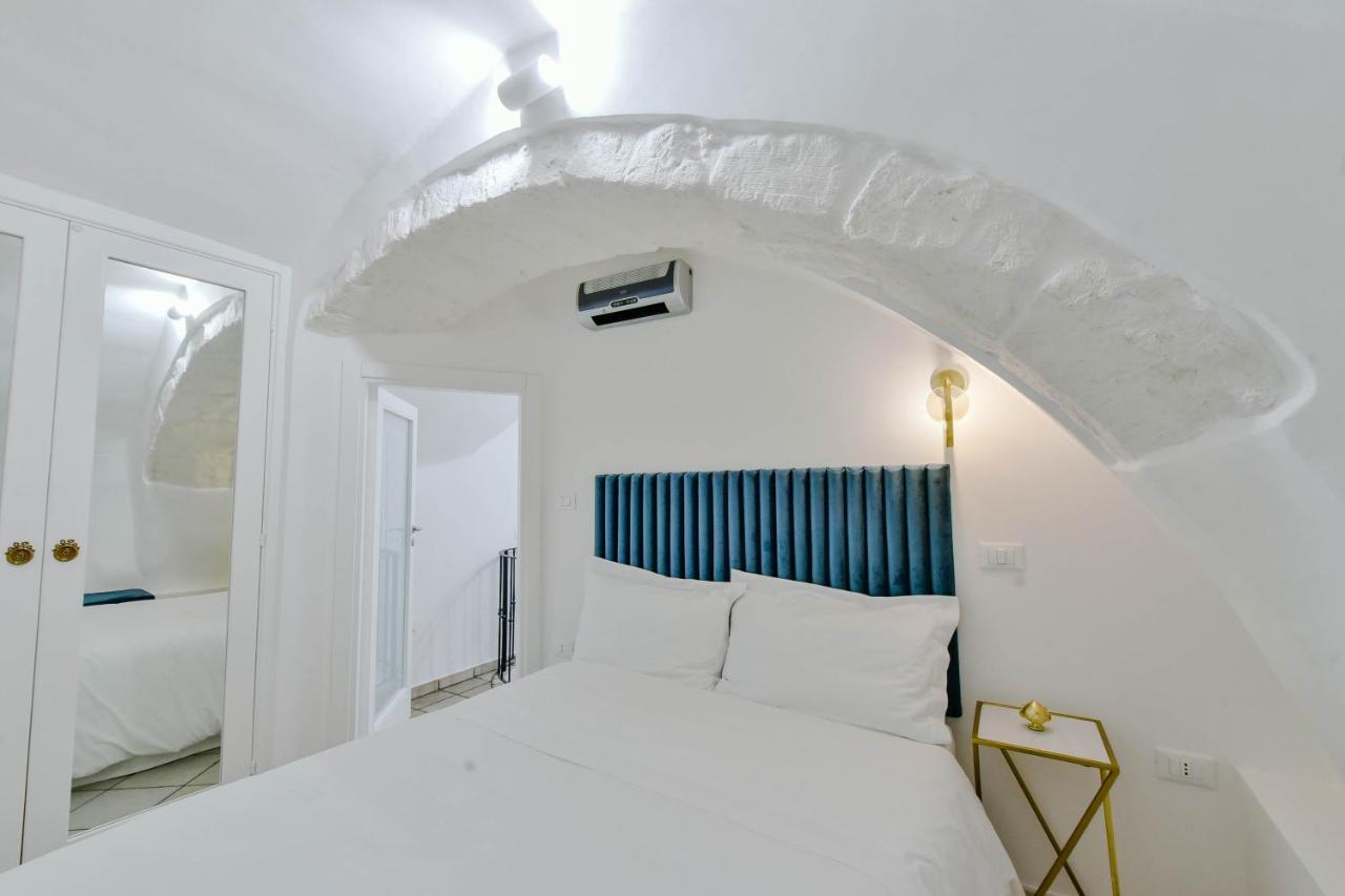 Antigone Apartment Ostuni Bagian luar foto