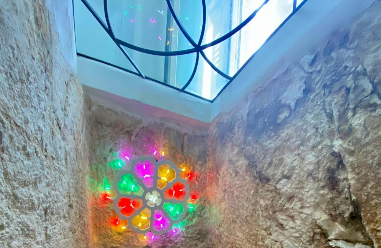 Grotta Antigone - 3Min Dal Centro Storico Apartment Ostuni Bagian luar foto